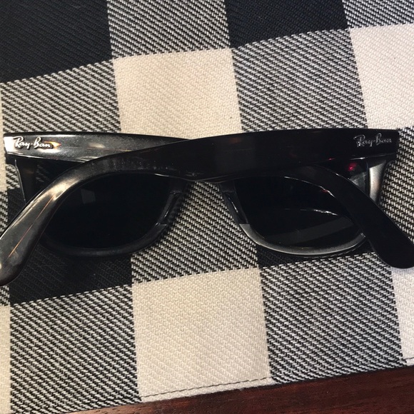 Authentic Rayban Wayfarer sunglasses - Picture 3 of 3